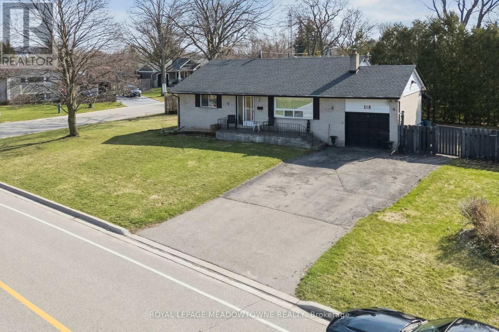 20 PLAINSMAN ROAD - 1