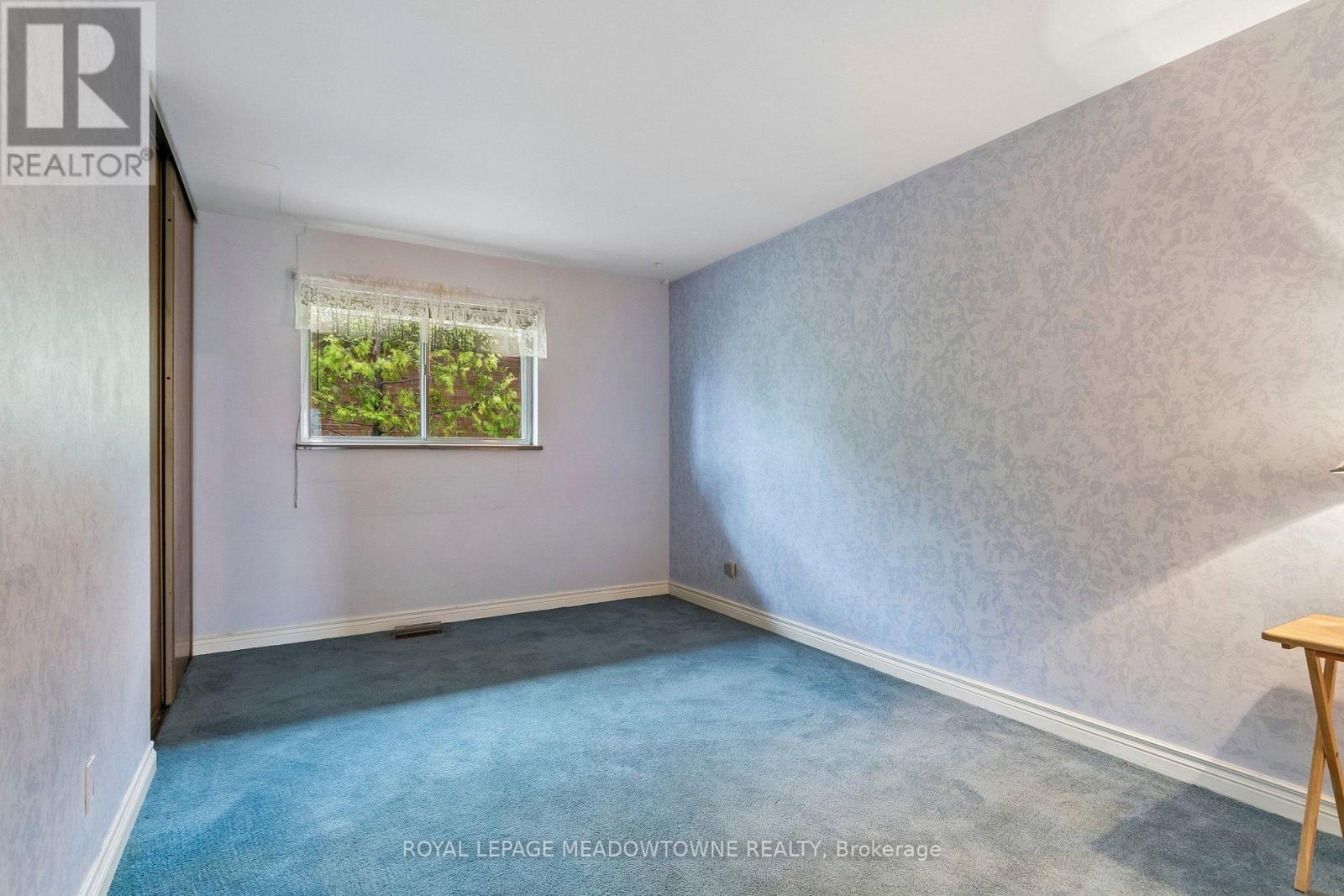 20 PLAINSMAN ROAD - 23