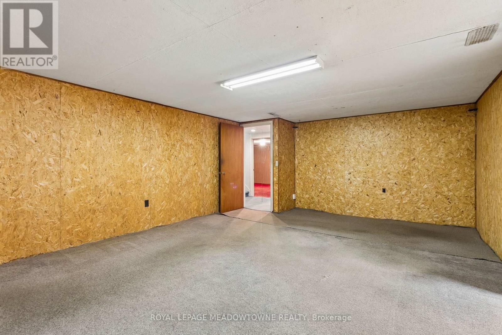 20 PLAINSMAN ROAD - 41