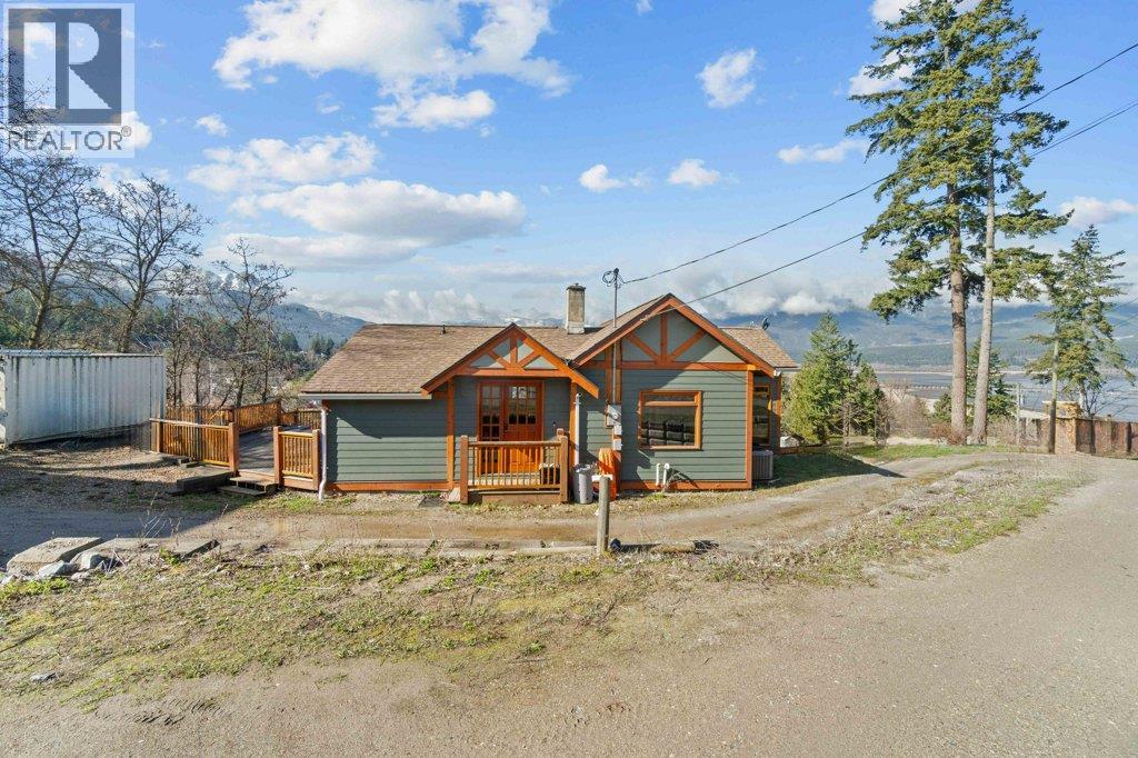 1321 10 AVENUE NE - 86