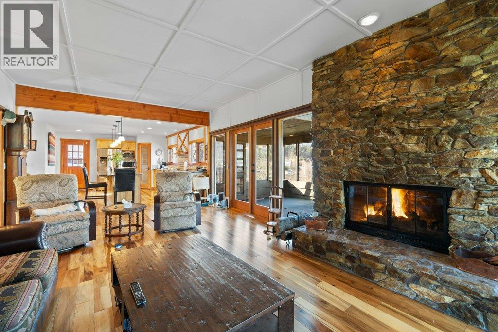 1321 10 AVENUE NE - 48