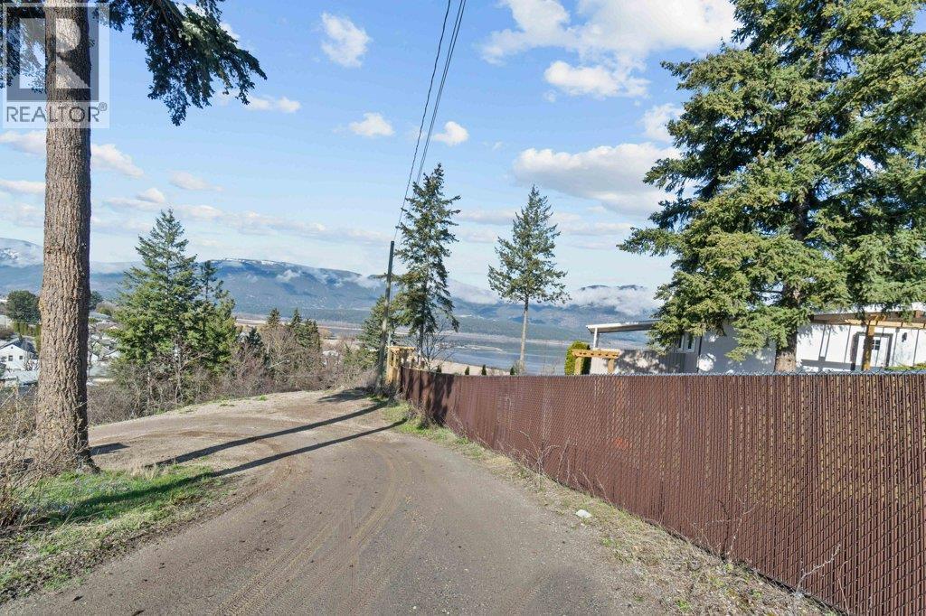 1321 10 AVENUE NE - 61