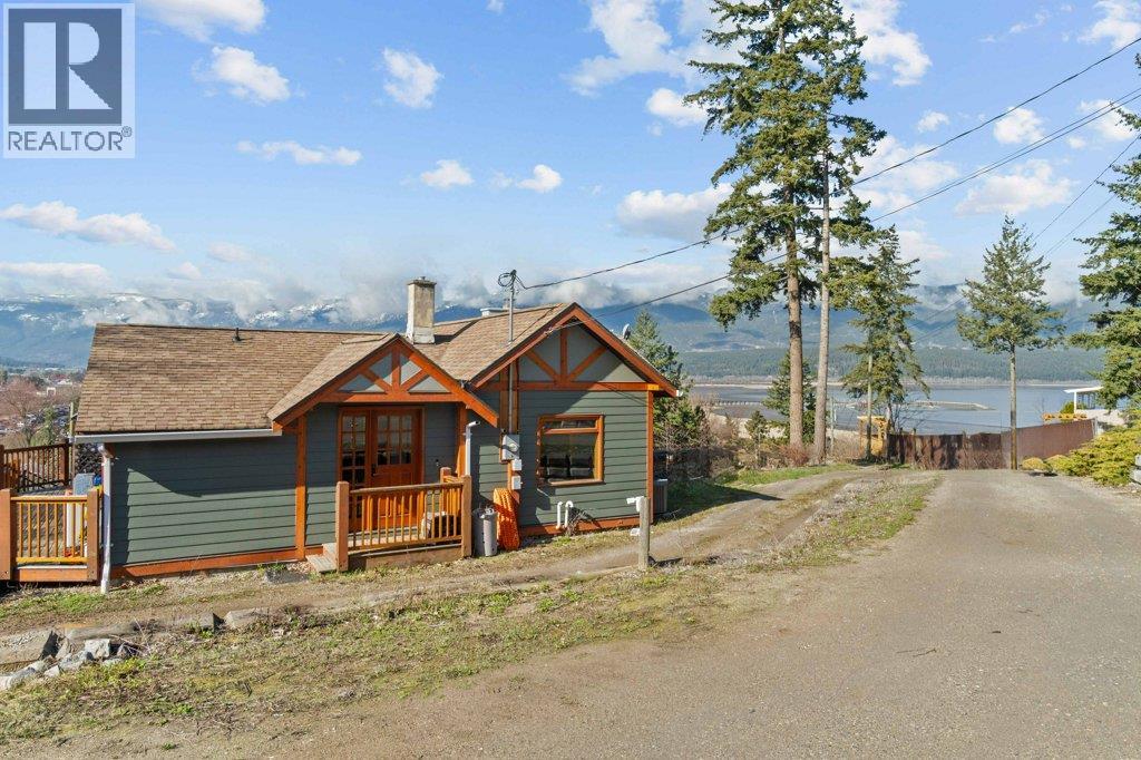 1321 10 AVENUE NE - 92