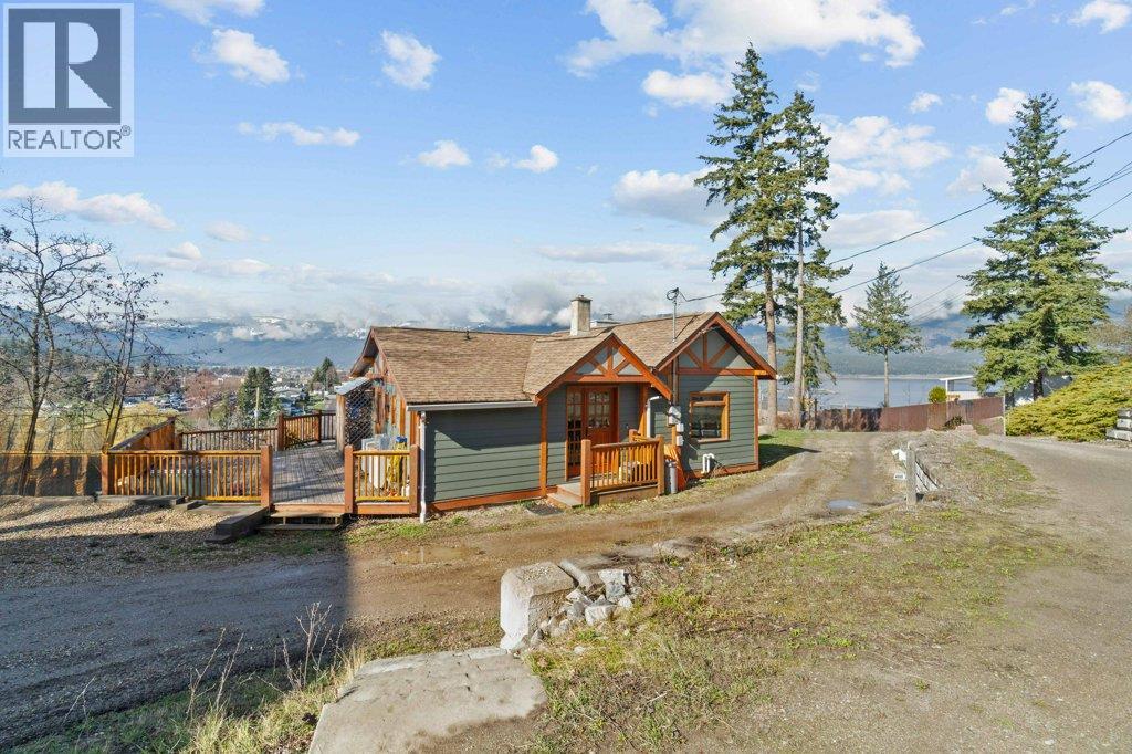 1321 10 AVENUE NE - 87