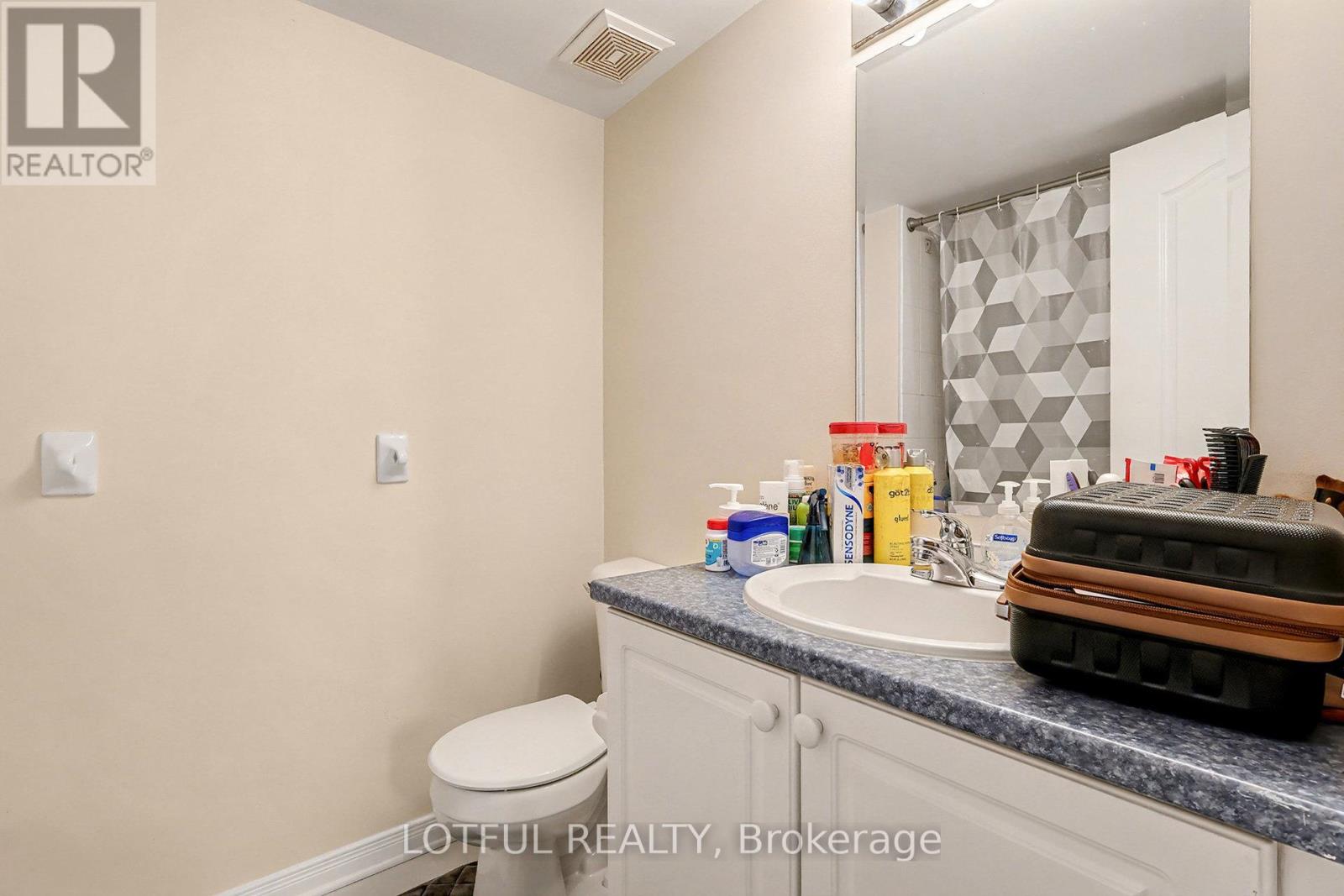 576 LAKERIDGE DRIVE — photo 22