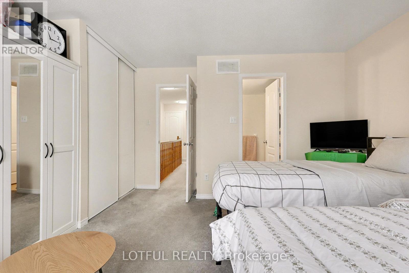 576 LAKERIDGE DRIVE - 24