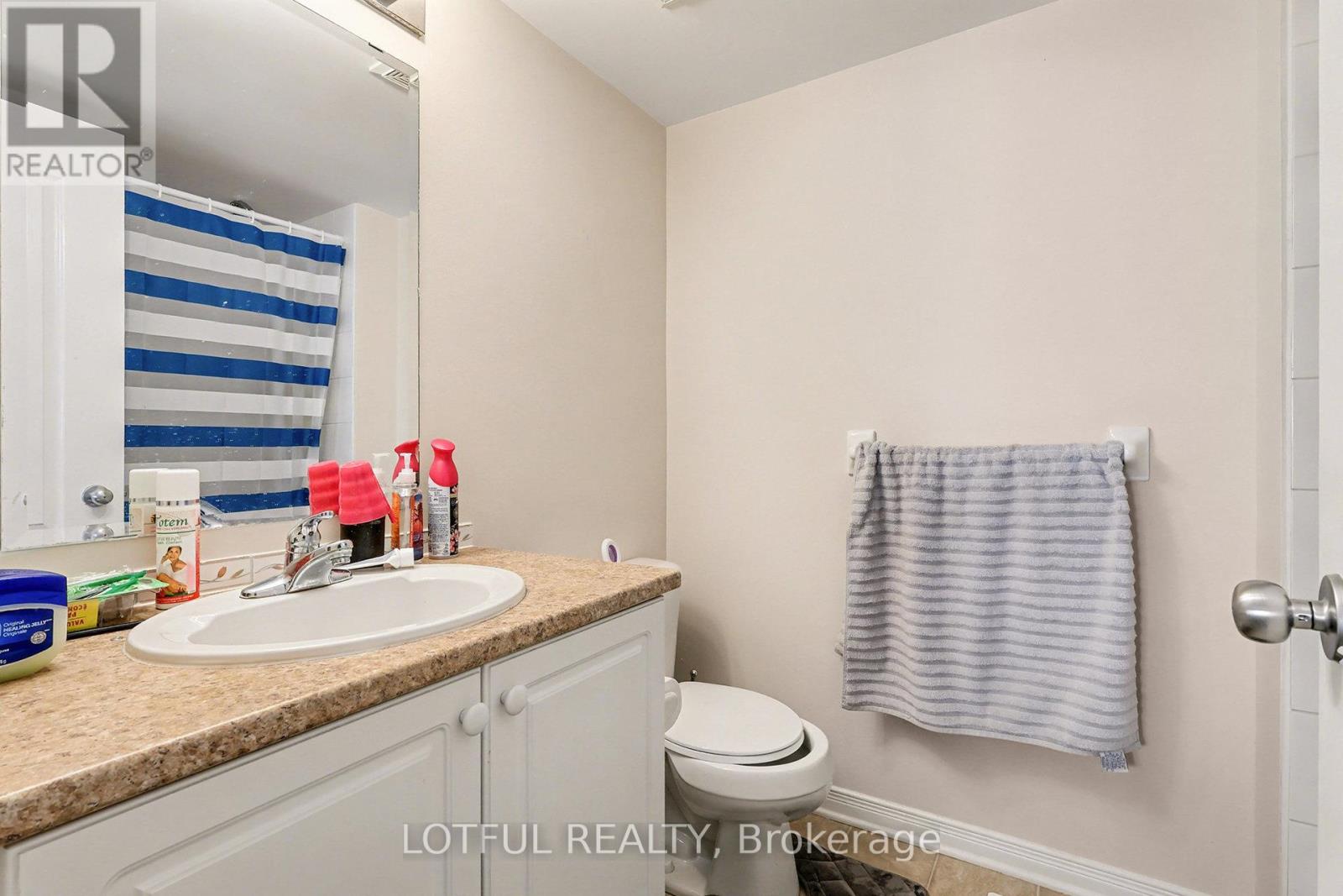 576 LAKERIDGE DRIVE — photo 25