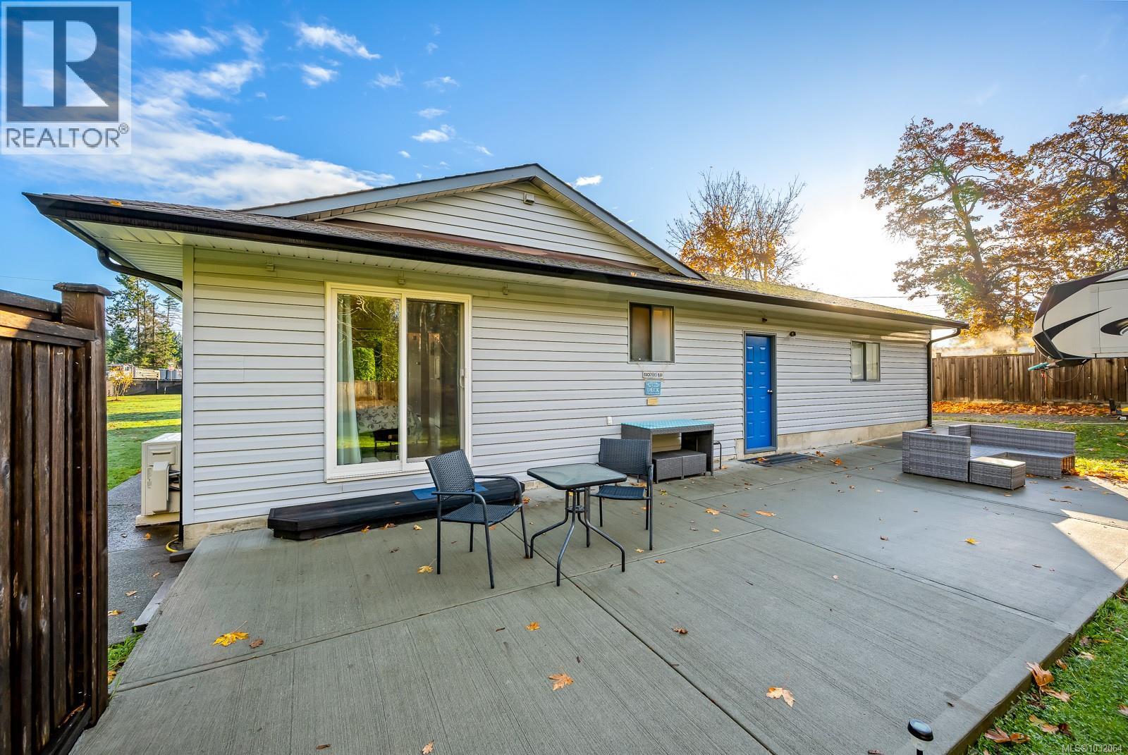 4863 Dundas Rd - 30