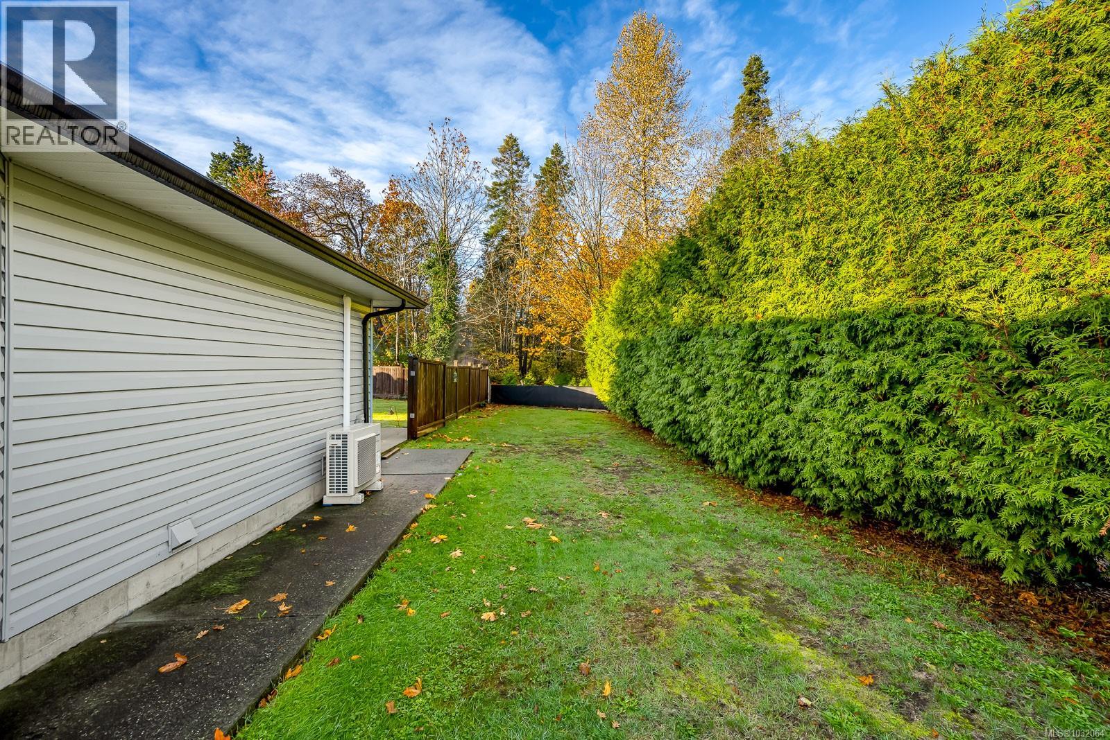 4863 Dundas Rd - 37