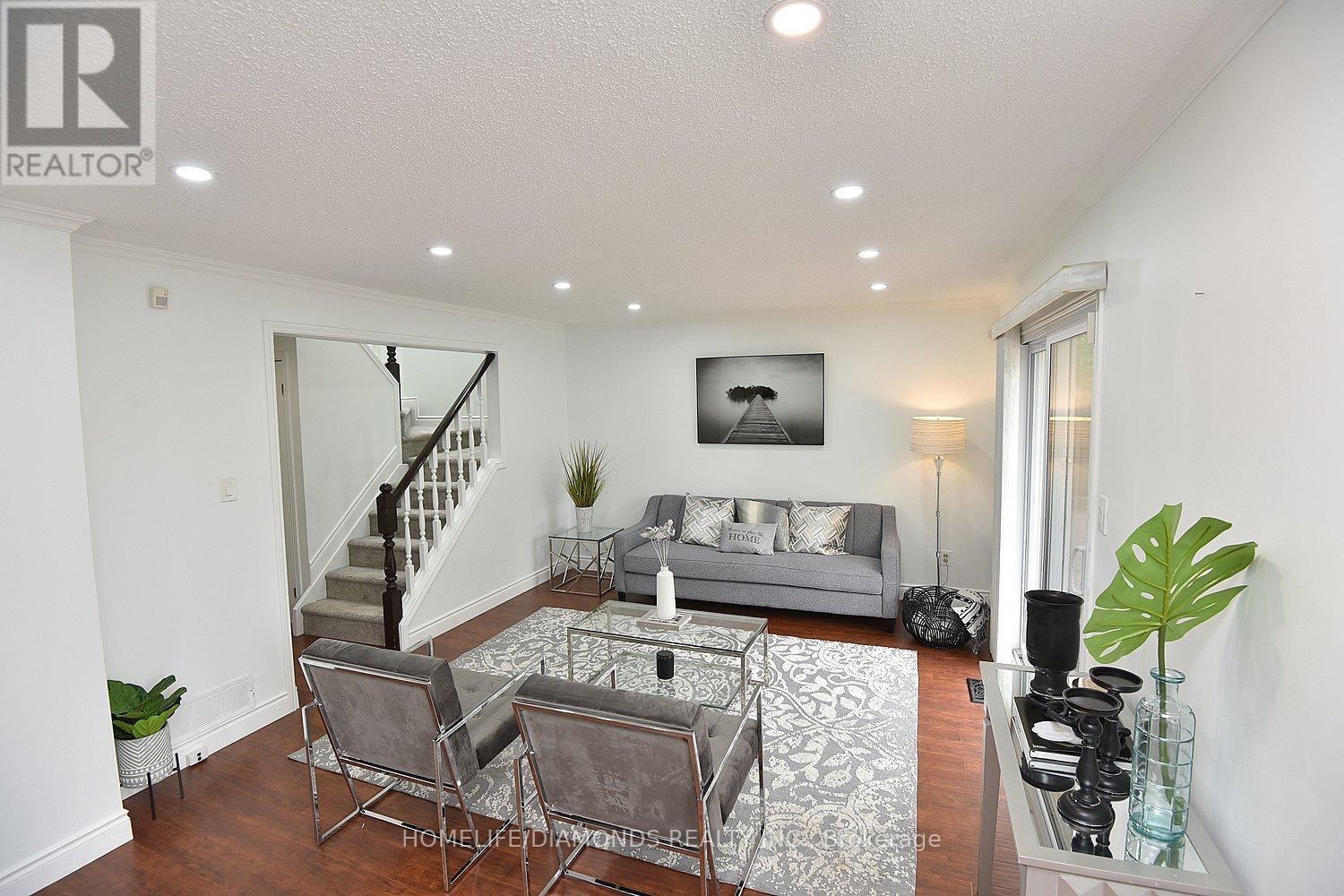 95 BIRCHPARK DRIVE N - 13