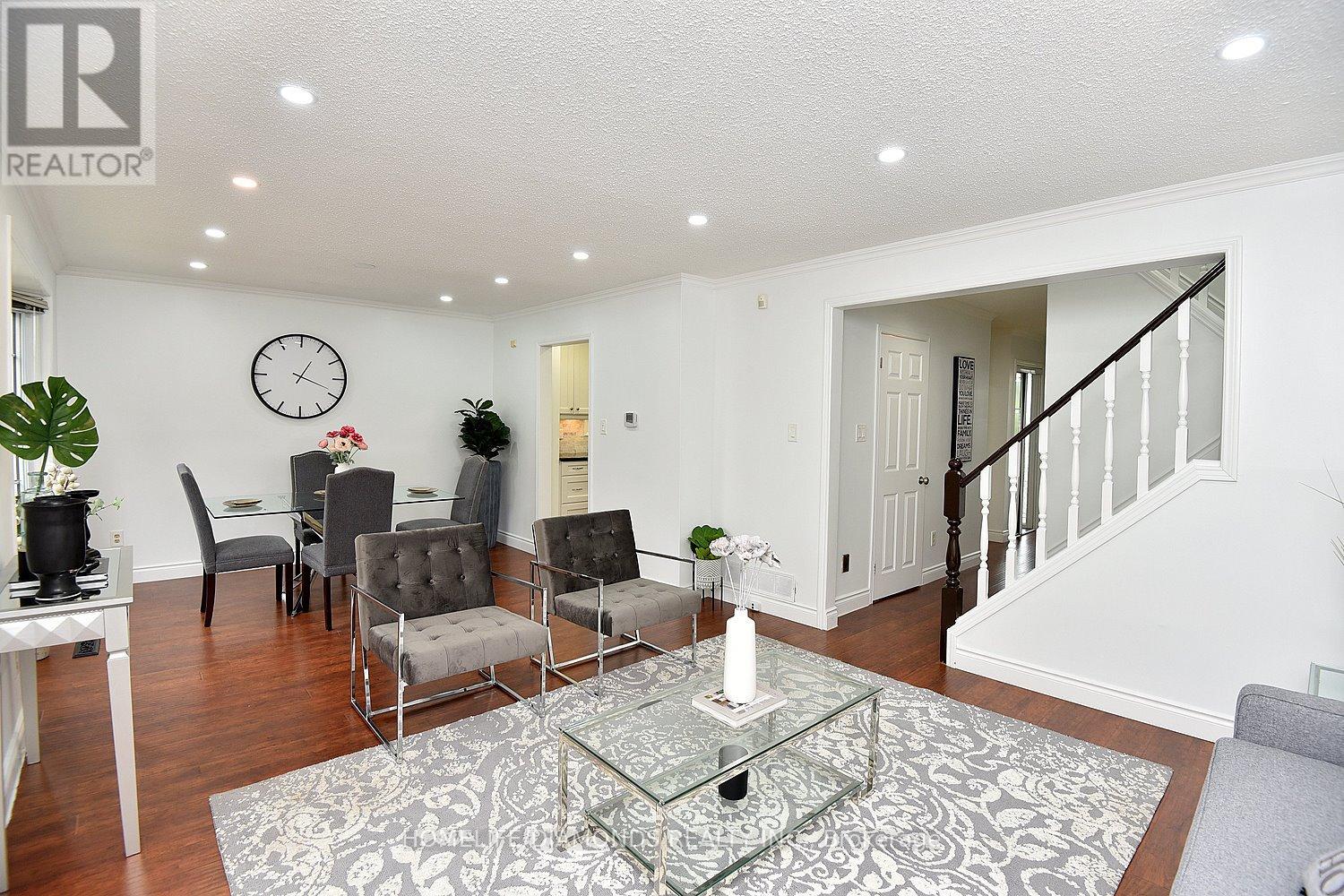 95 BIRCHPARK DRIVE N - 14