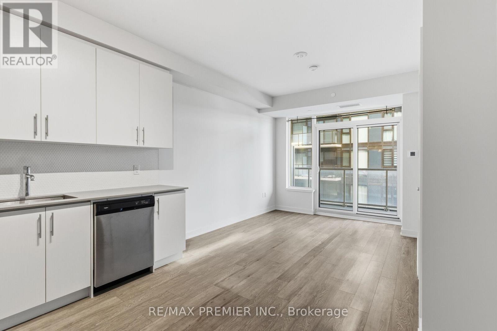 #914 212 KING WILLIAM STREET - 17
