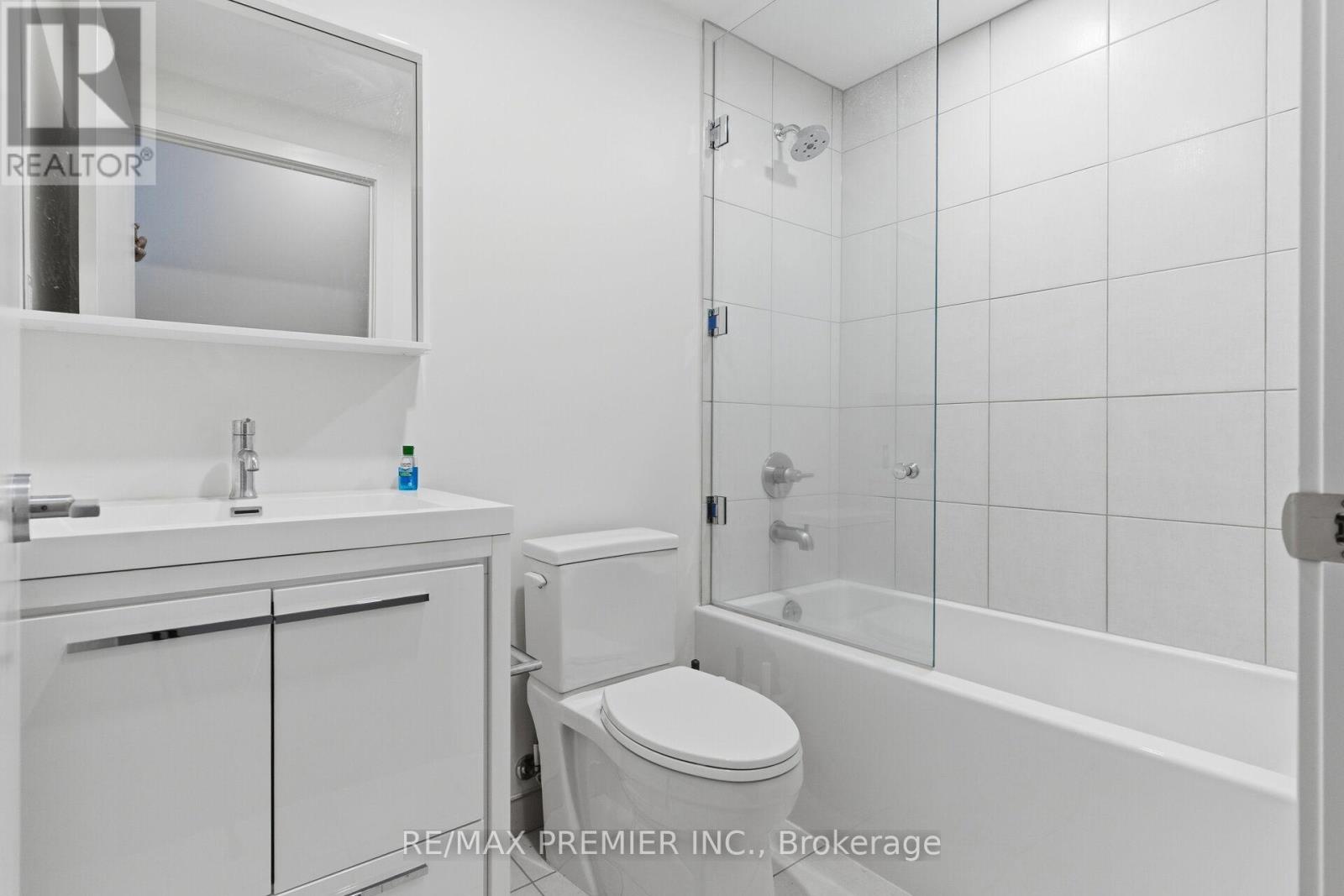 #914 212 KING WILLIAM STREET - 23