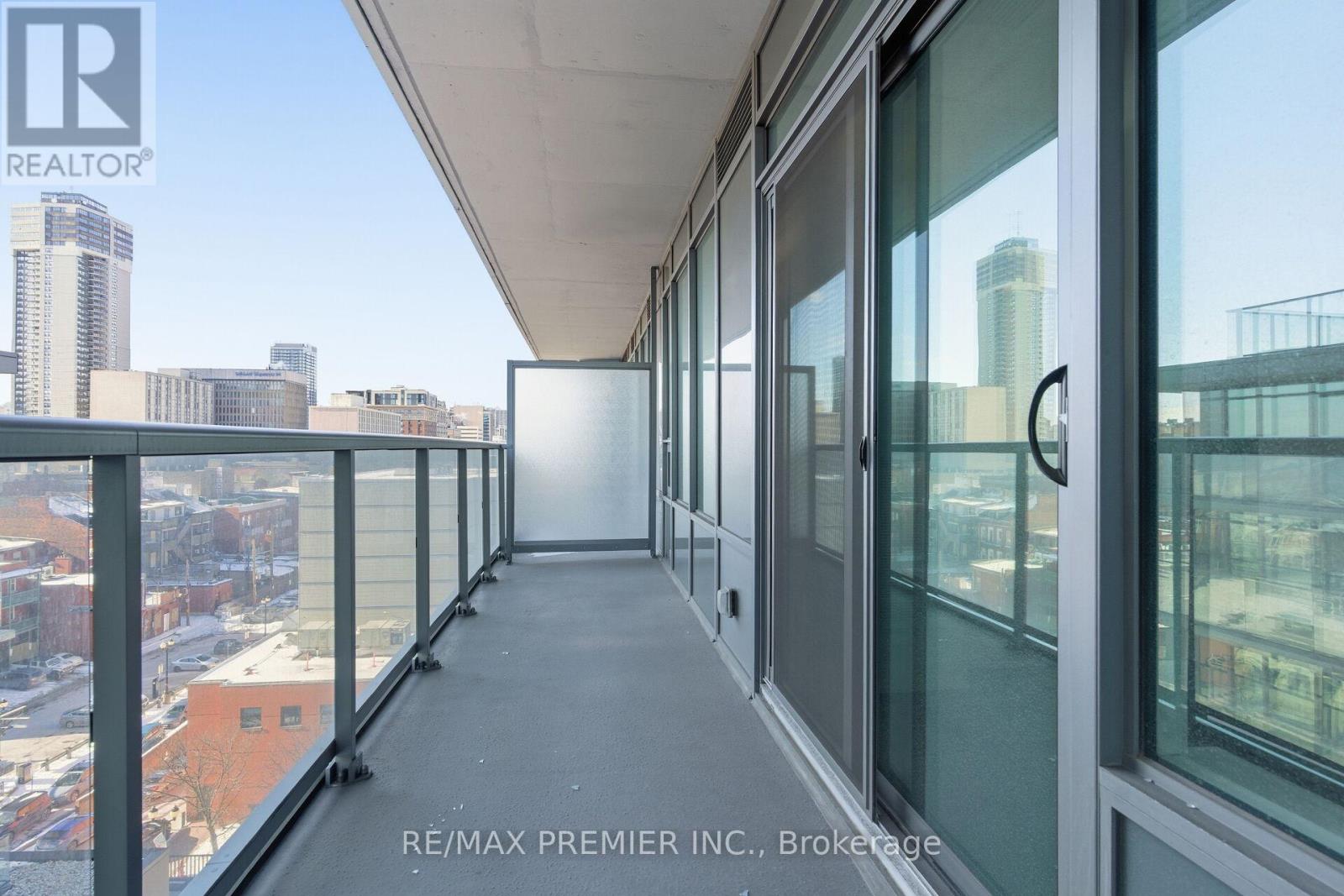 #914 212 KING WILLIAM STREET - 26
