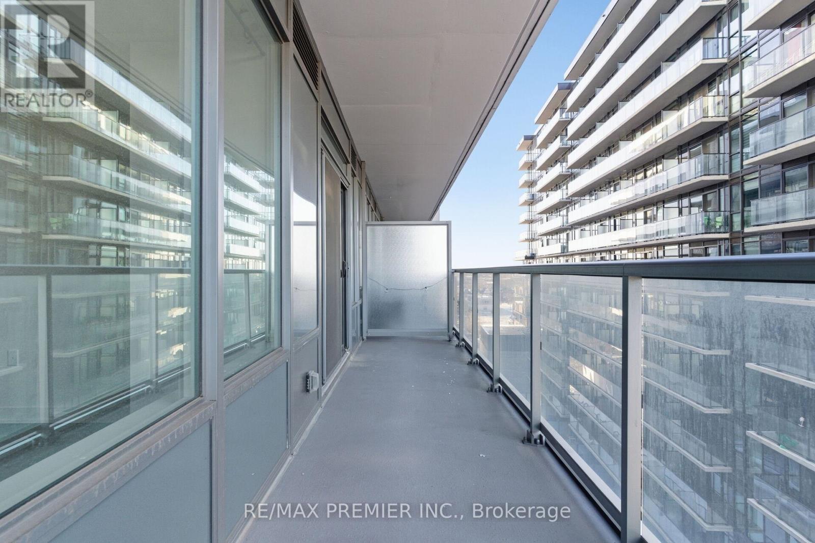 #914 212 KING WILLIAM STREET - 27