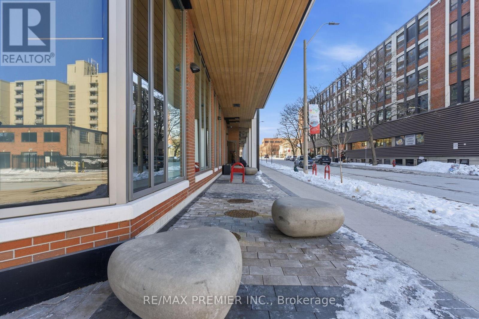 #914 212 KING WILLIAM STREET - 37