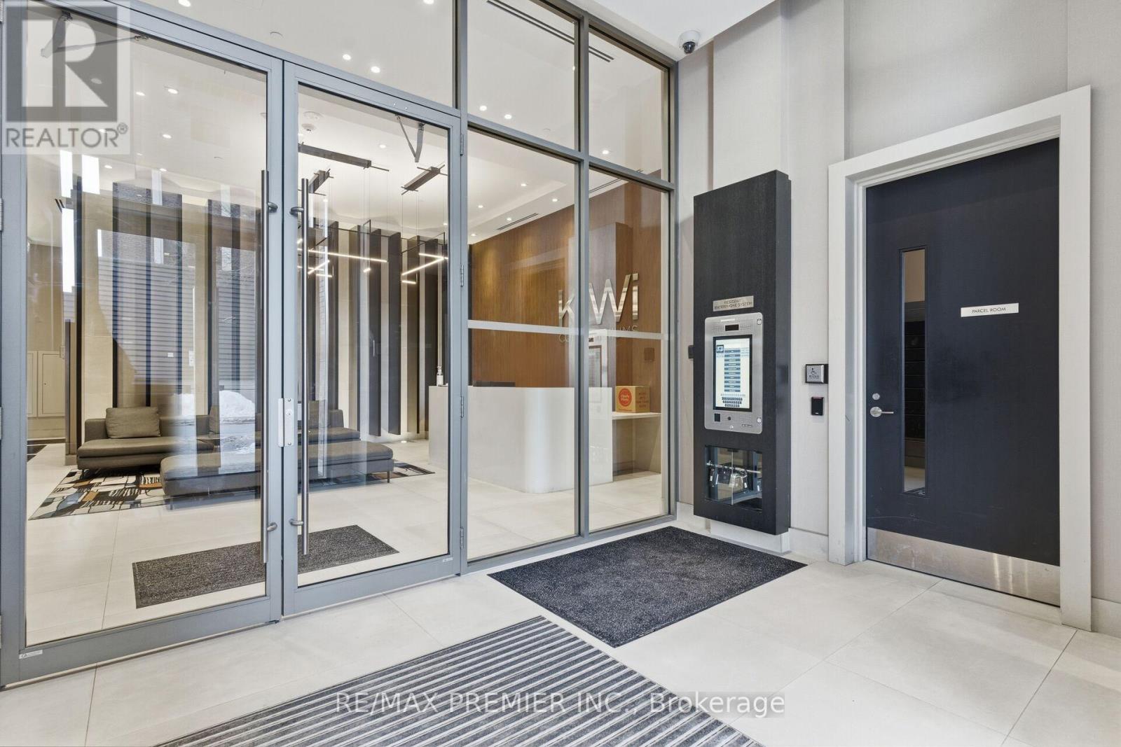 #914 212 KING WILLIAM STREET - 4