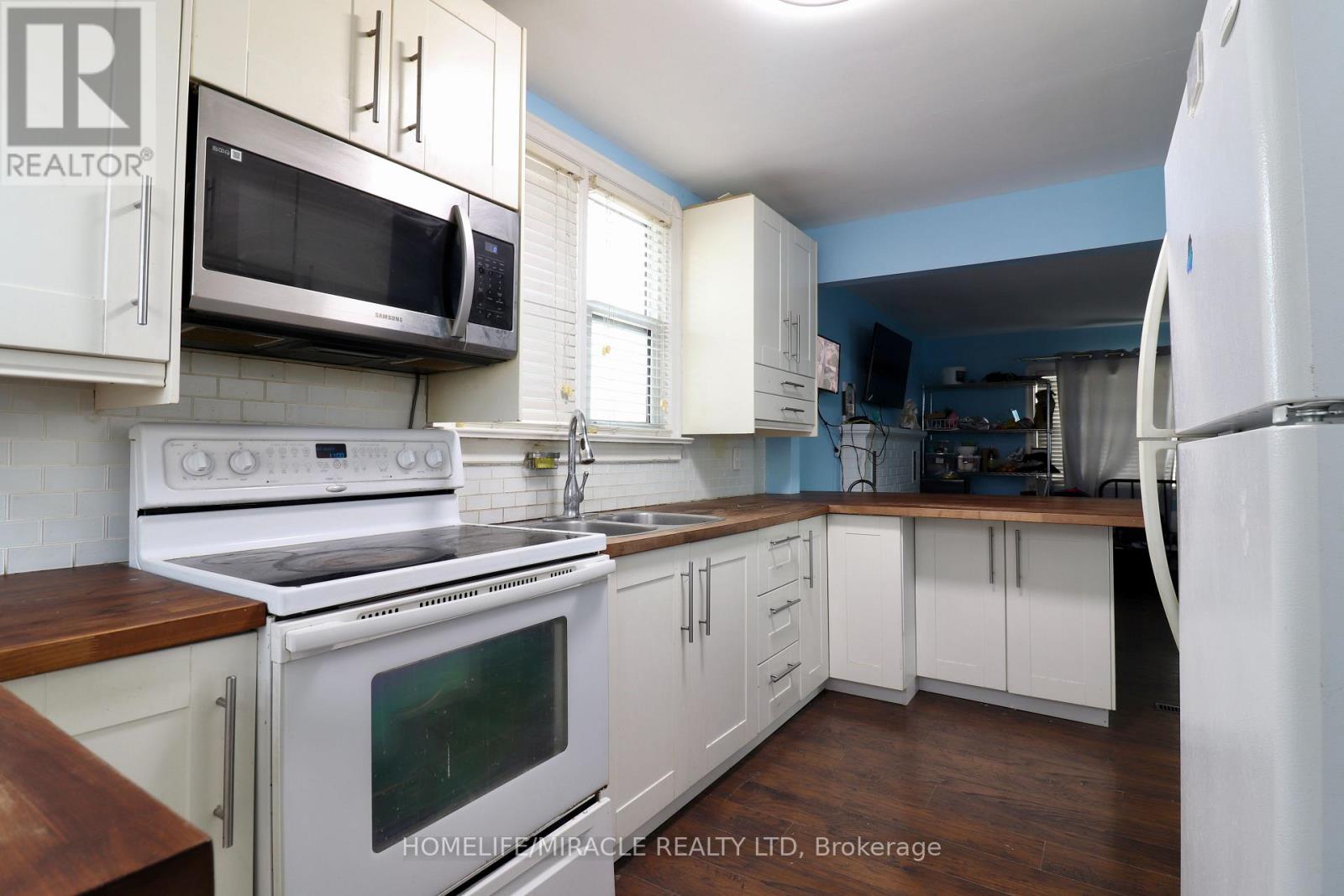 80 ROSEVIEW AVENUE - 10