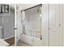 4pc Bathroom - 38 Sheila, Berry Mills, NB E1G4X4 Photo 18