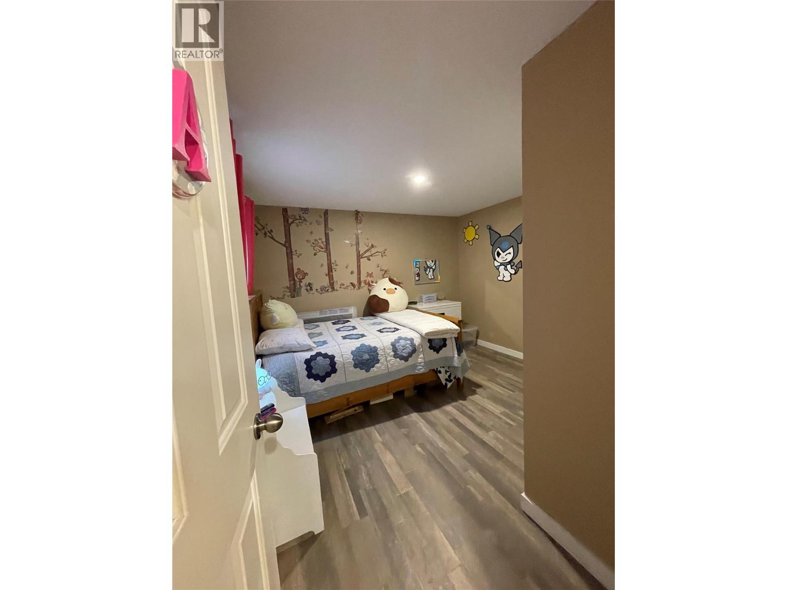 #26 3969 BROADWATER ROAD - 12