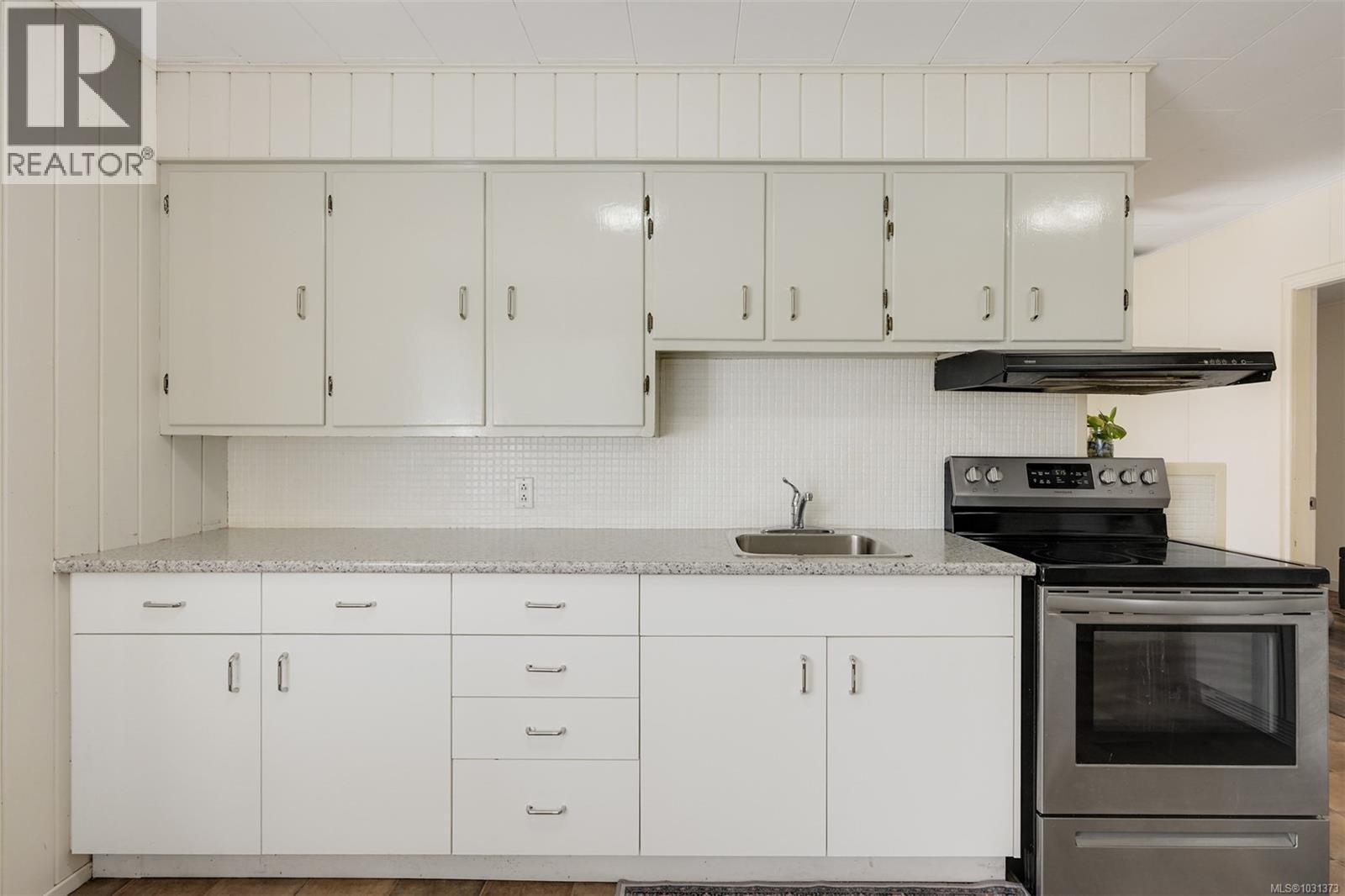 957 GOVERNMENT ST - 12