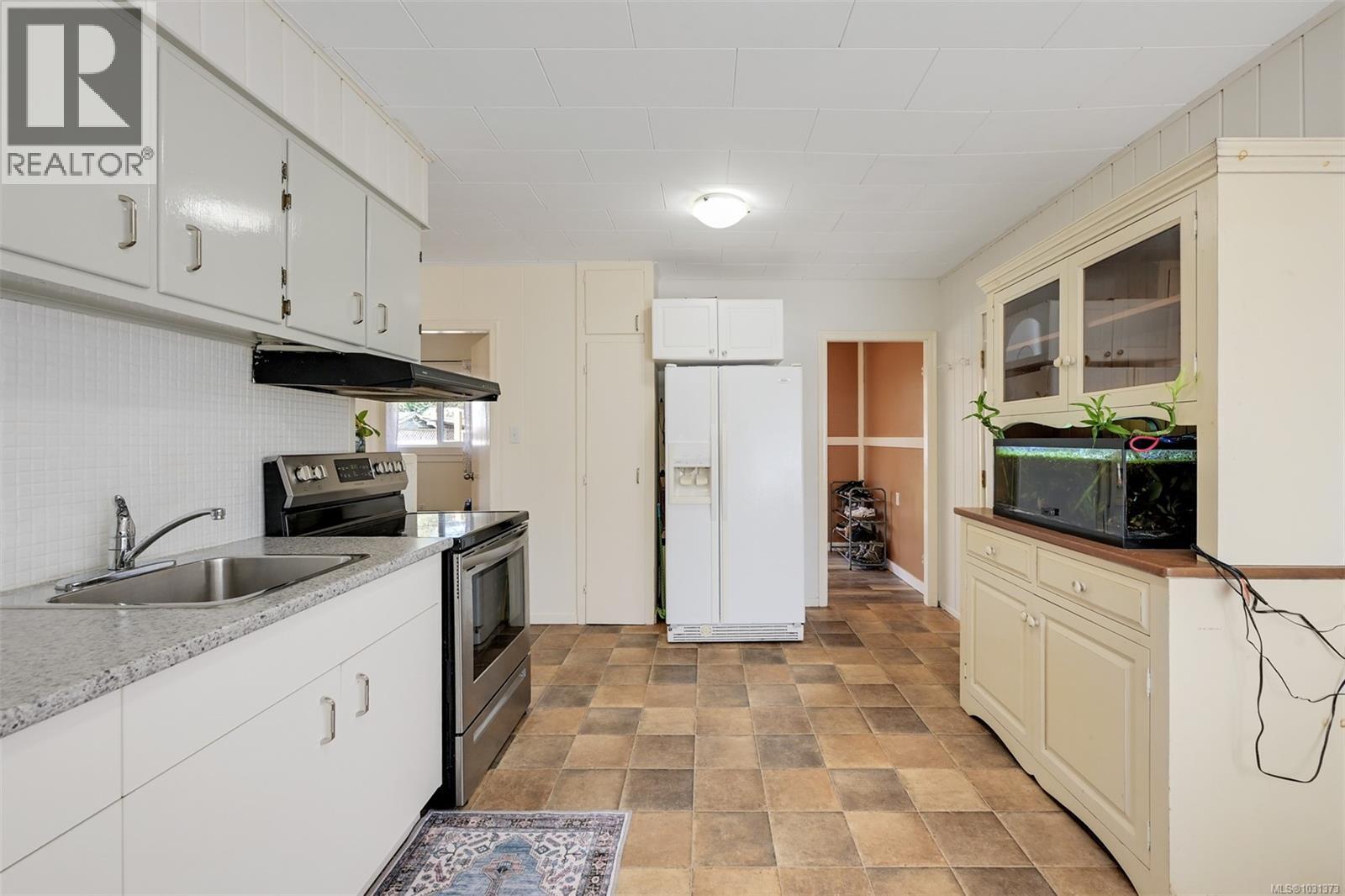 957 GOVERNMENT ST - 13