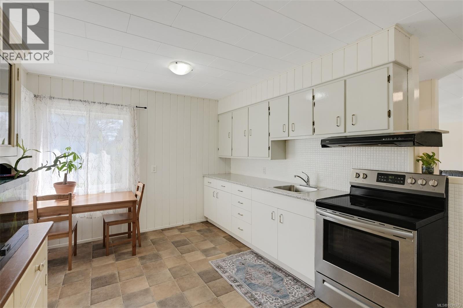 957 GOVERNMENT ST - 19