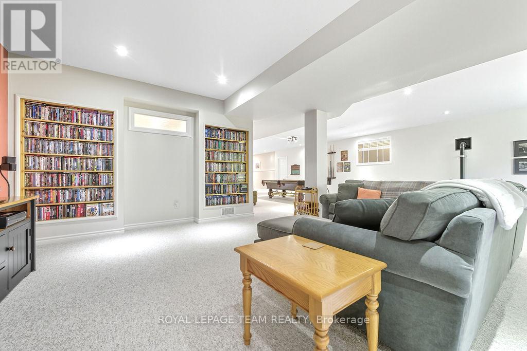 698 BARRYVALE ROAD - 40