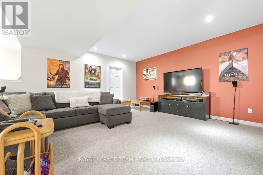 698 BARRYVALE ROAD - 39