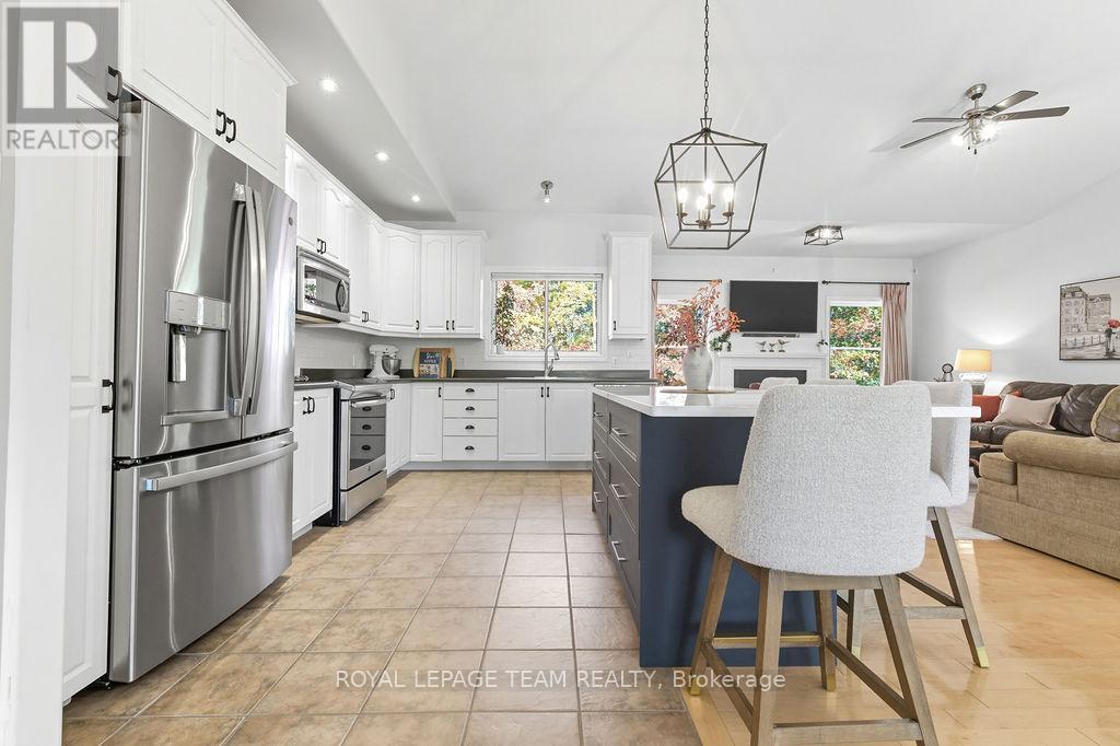 698 BARRYVALE ROAD - 17