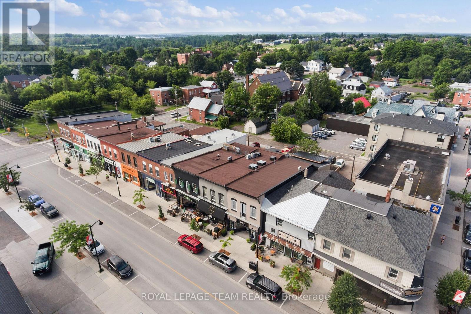 4 Bath Retail for Sale in Arnprior – 26 ELGIN STREET W, Arnprior – MLS# X12794002 - Image 4