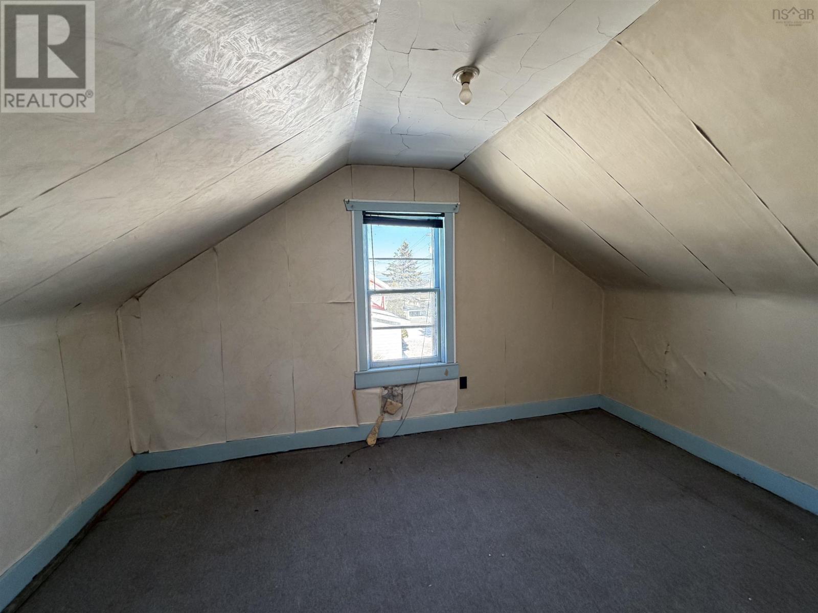 Property 11 of 15 of 119 South Street