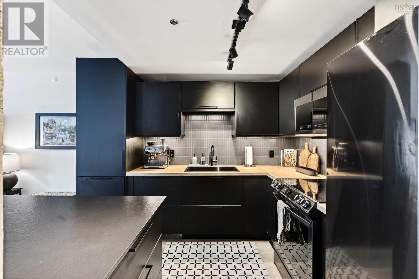 Property 15 of 49 of 214 1326 Lower Water Street