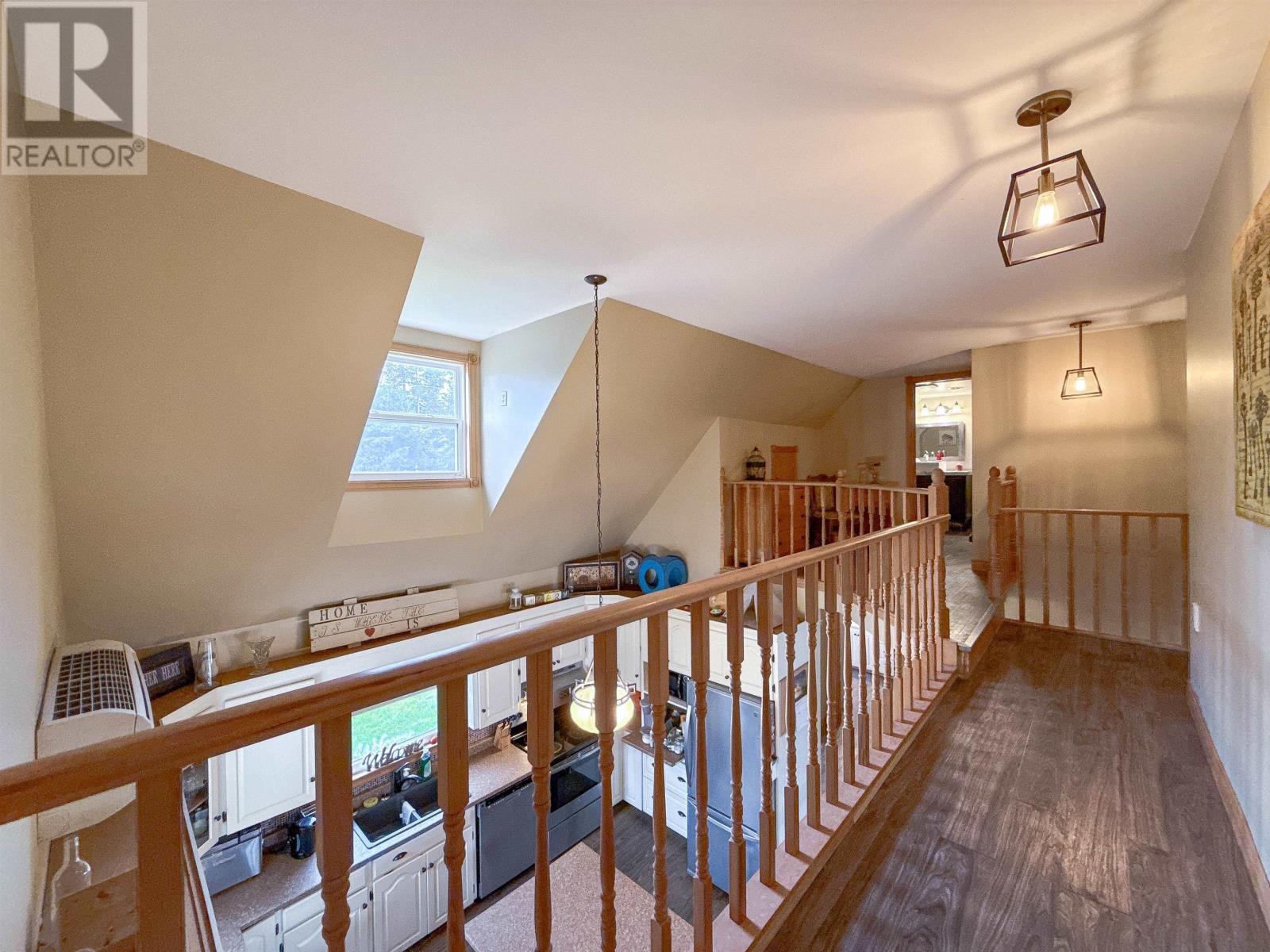 1396 Rattenbury Road - 23