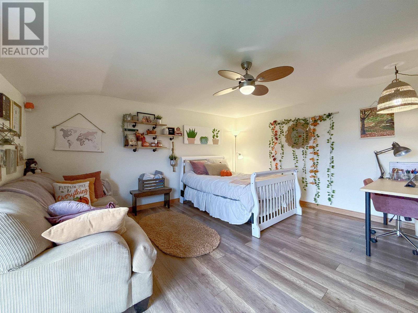 1396 Rattenbury Road - 25