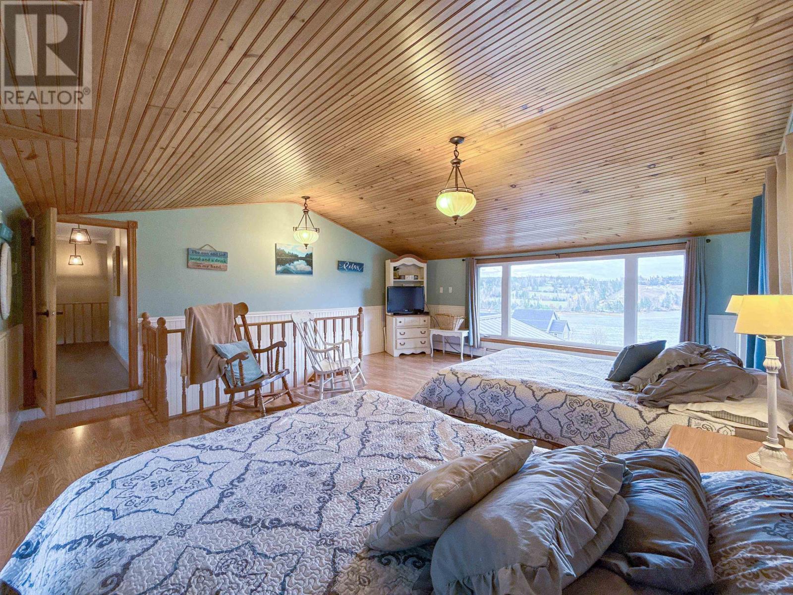 1396 Rattenbury Road - Image 29