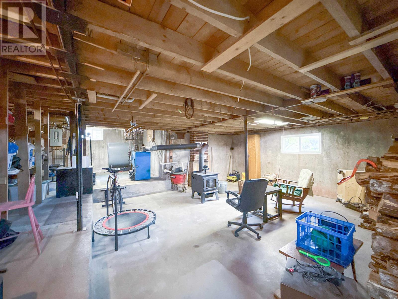 1396 Rattenbury Road - 36