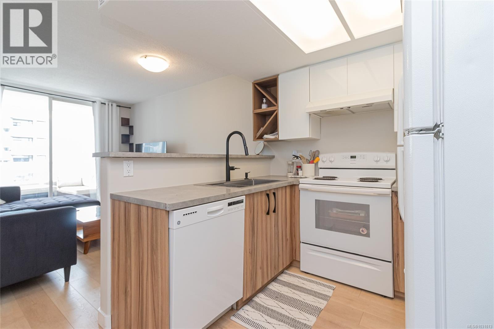 1203 930 Yates Street, Victoria