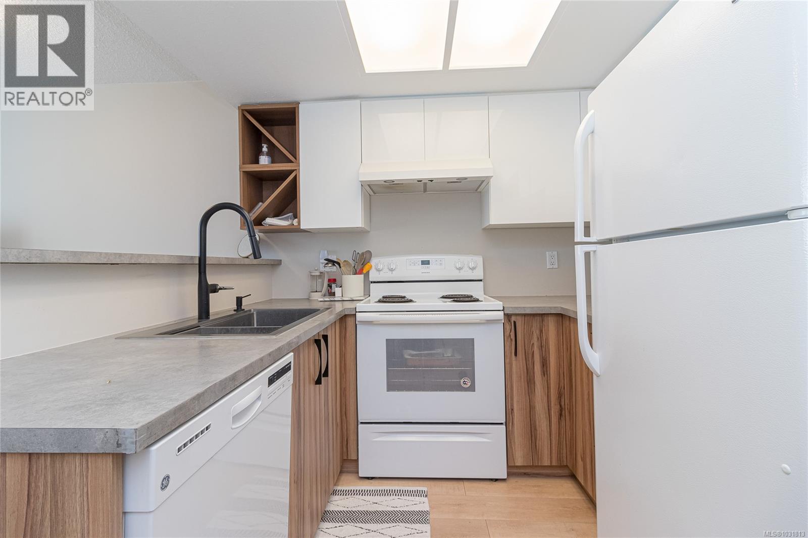 1203 930 Yates Street, Victoria