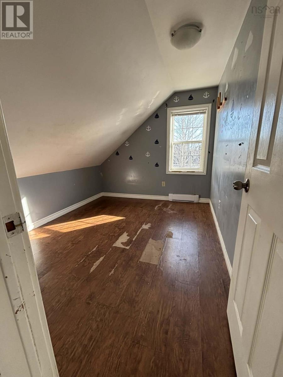 Property 20 of 28 of 669 Lakeside Road