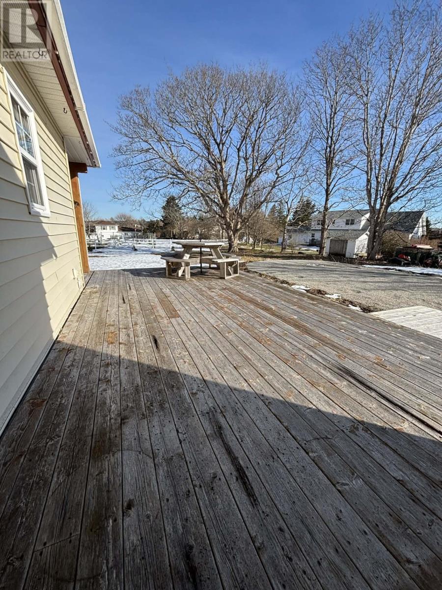 Property 24 of 28 of 669 Lakeside Road