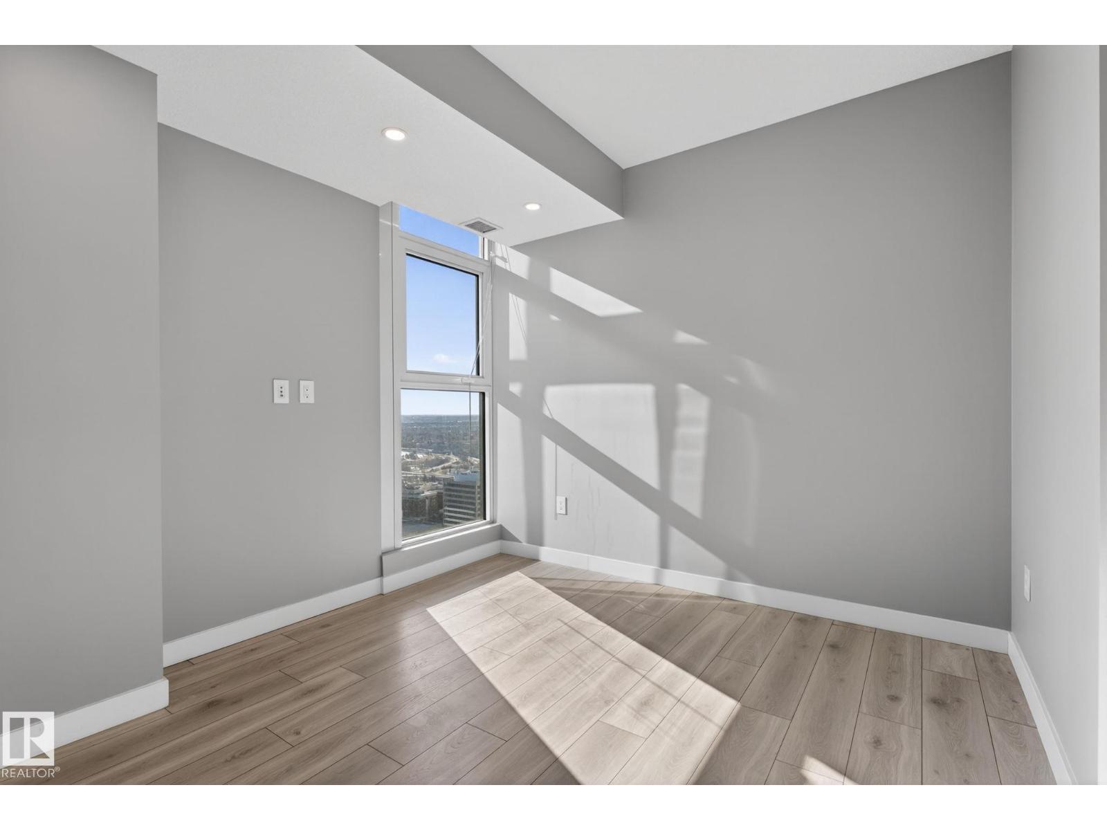 #3104 10180 103 ST NW - 17
