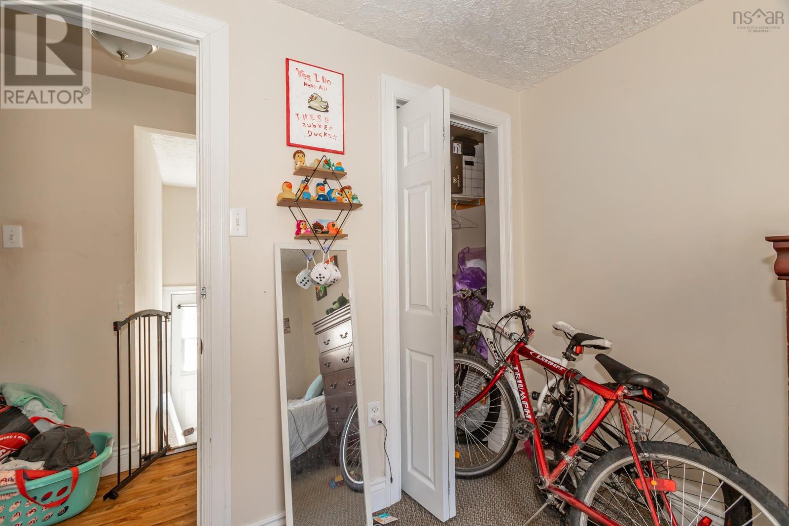 Property 24 of 30 of 423 - 425 Canaan Avenue