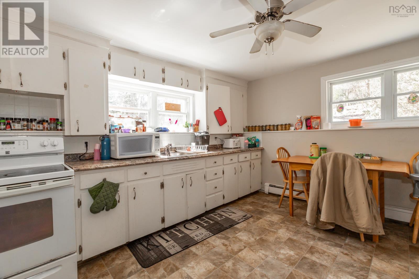 Property 8 of 30 of 423 - 425 Canaan Avenue