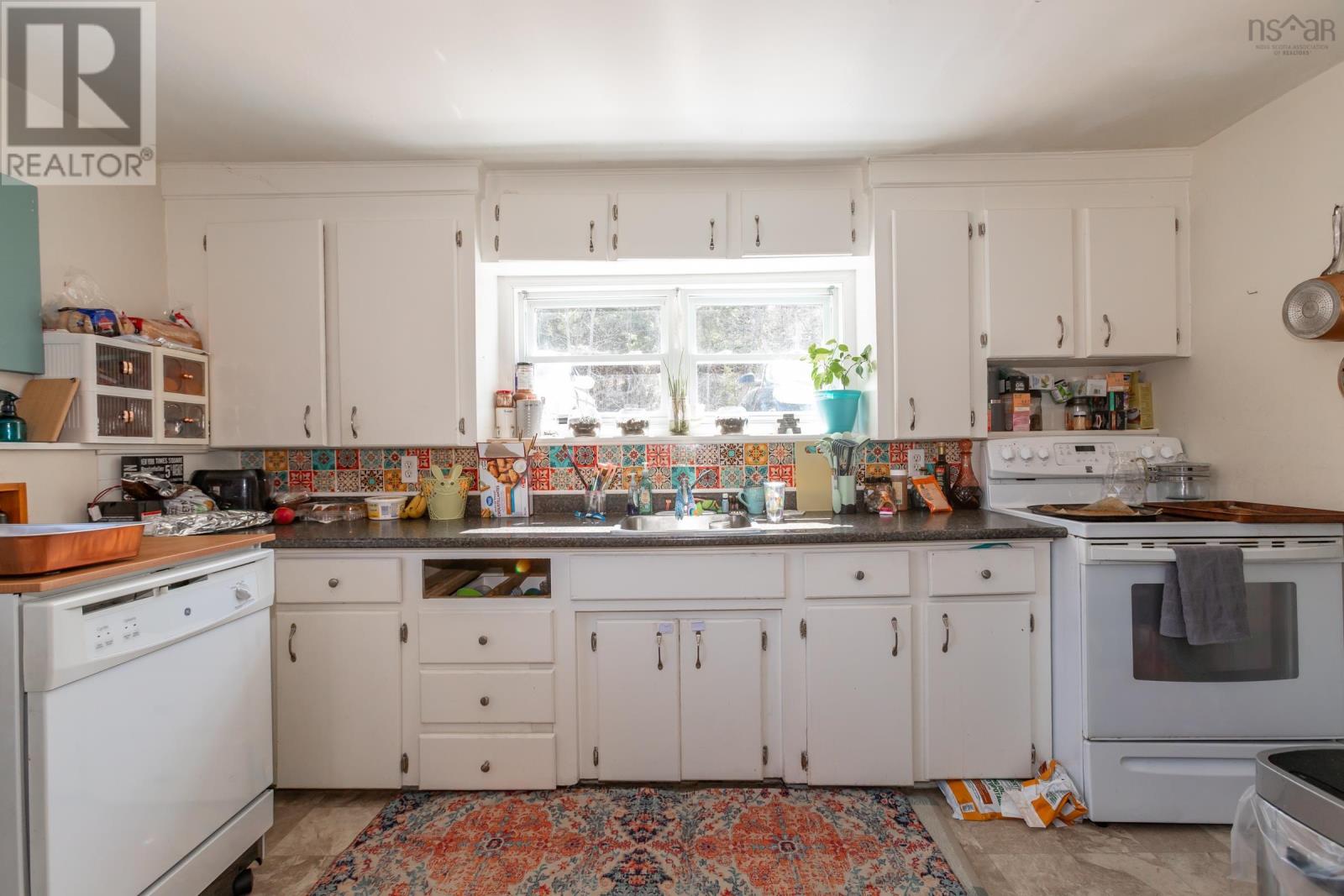 Property 22 of 30 of 423 - 425 Canaan Avenue