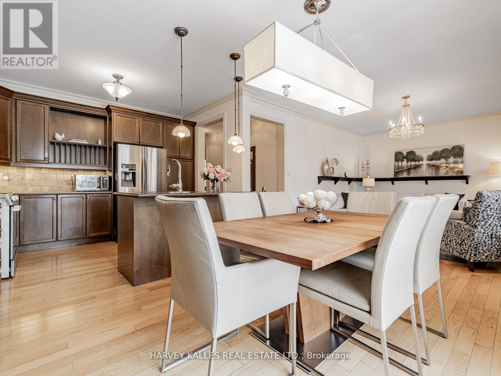 12 BARBERRY CRESCENT - 16