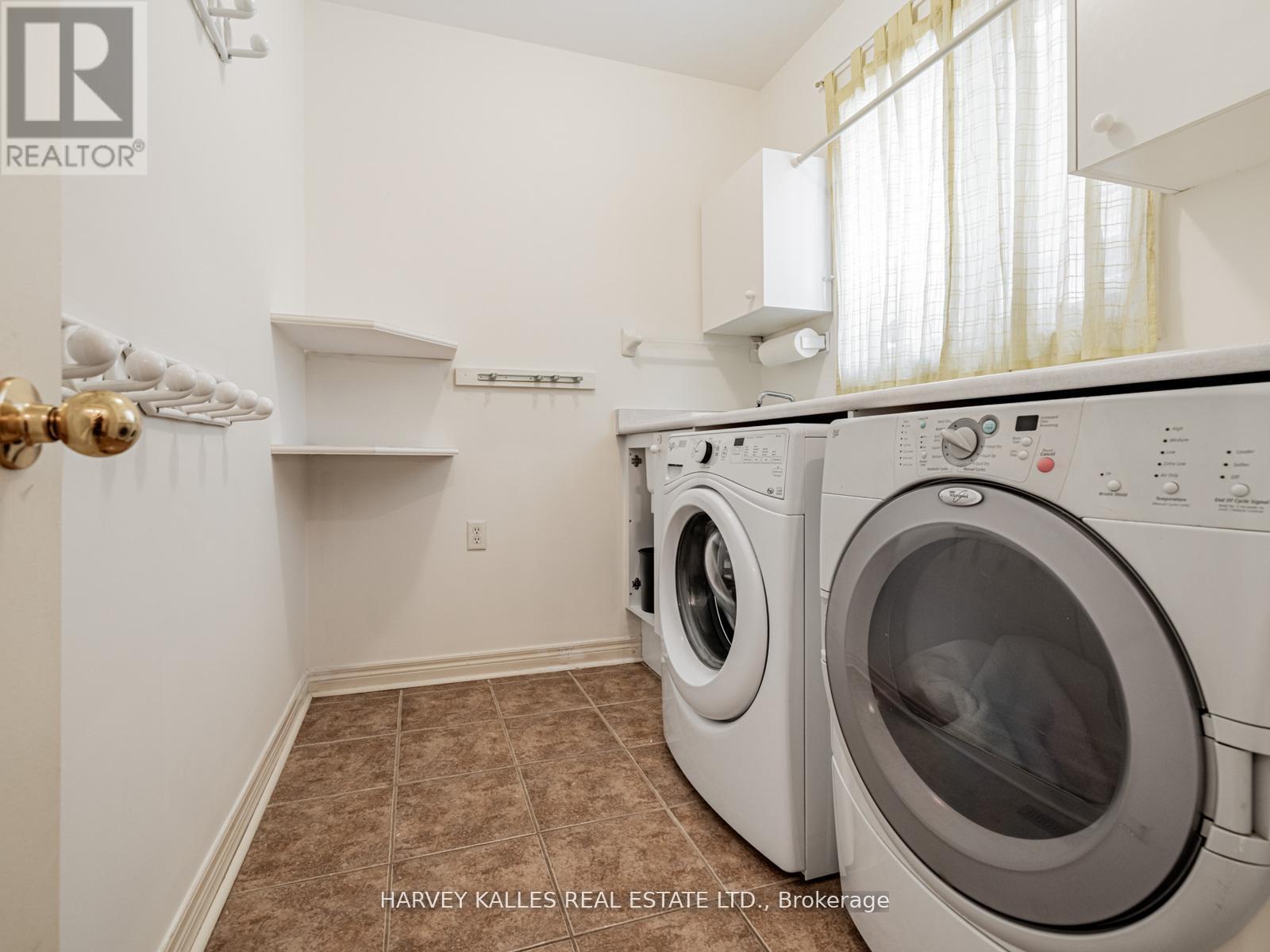 12 BARBERRY CRESCENT - 19
