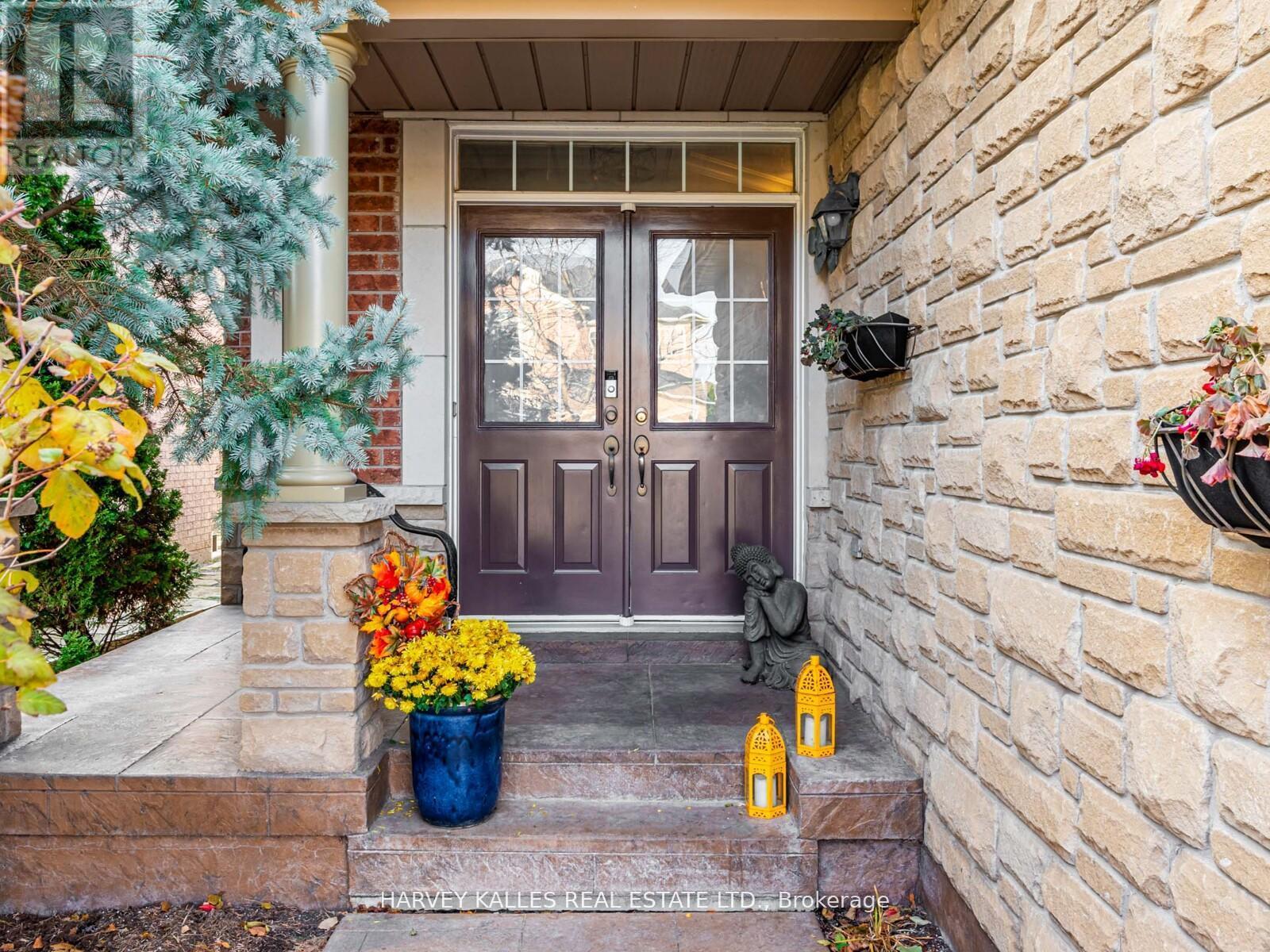 12 BARBERRY CRESCENT - 3