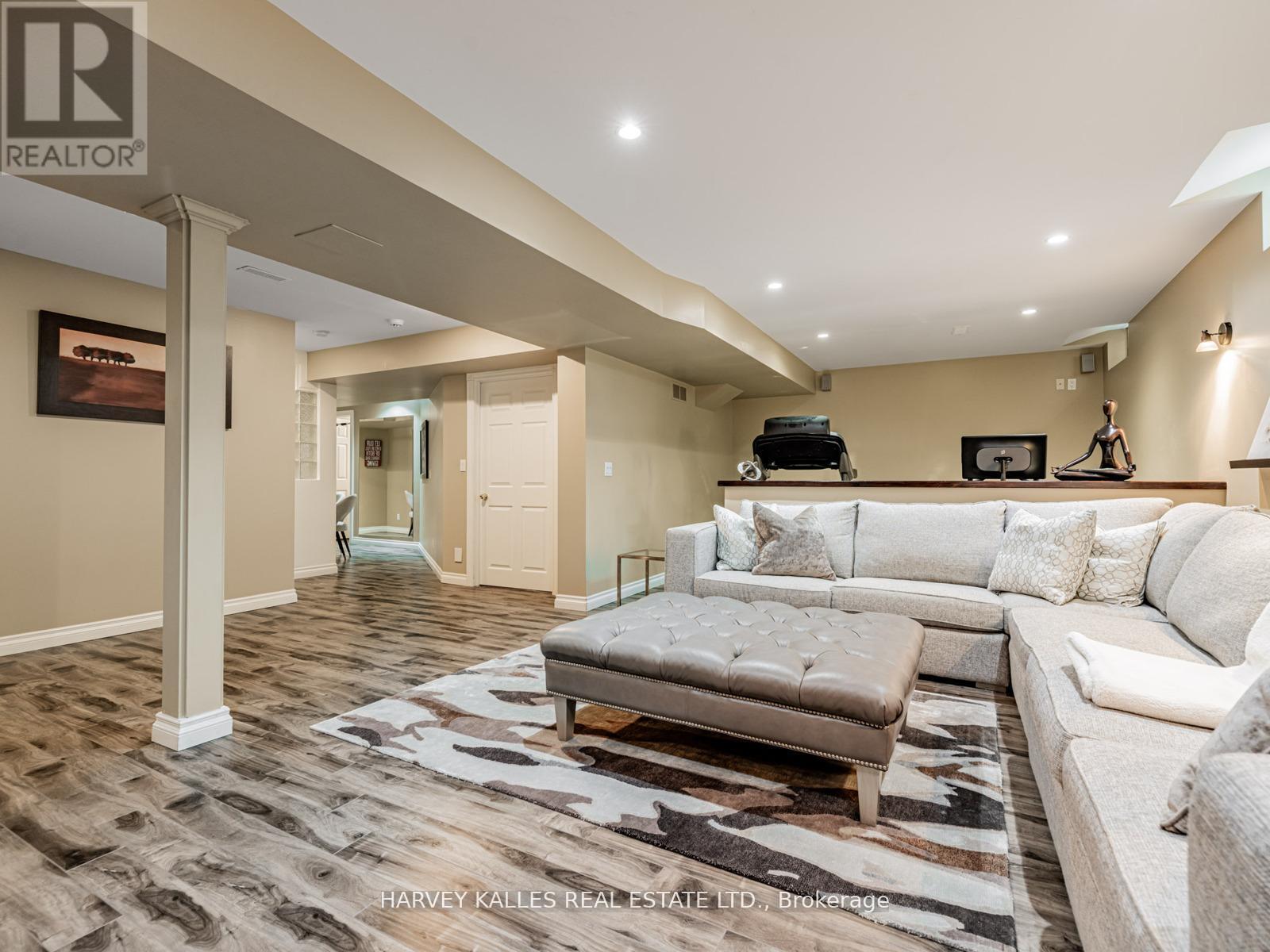 12 BARBERRY CRESCENT - 35