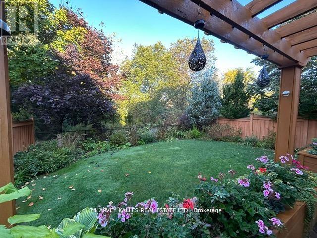 12 BARBERRY CRESCENT - 45